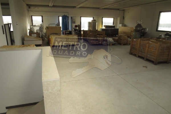 soppalco-magazzino - OPIFICIO CARRè (VI) PERIFERIA